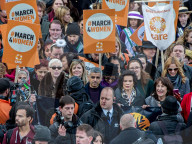PEOPLE - Annie Lennox, Bianca Jagger und weitere Promis am March4Women in London