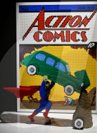 FEATURE - Superhelden aus Lego - Ausstellung in London