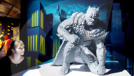 FEATURE - Superhelden aus Lego - Ausstellung in London
