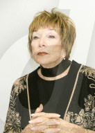 PORTRAIT - Shirley Maclaine