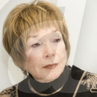 PORTRAIT - Shirley Maclaine