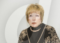 PORTRAIT - Shirley Maclaine