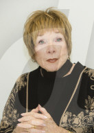 PORTRAIT - Shirley Maclaine