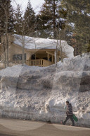 FEATURE - Schneefall in der Sierra Nevada