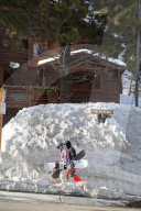 FEATURE - Schneefall in der Sierra Nevada
