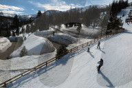 FEATURE - Schneefall in der Sierra Nevada