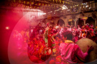 FEATURE - Bunte Angelegenheit: Das Holi Festival in Indien
