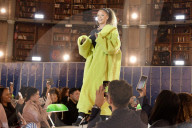 PEOPLE - Paris Fashion Week: Rihanna der gefeierte Star bei der Puma Show