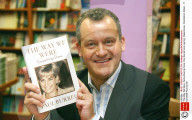 PEOPLE - Liebes-Aus mit Ehefrau: Dianas Butler Paul Burrell heiratet einen Mann