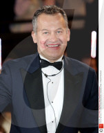 PEOPLE - Liebes-Aus mit Ehefrau: Dianas Butler Paul Burrell heiratet einen Mann
