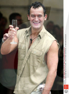 PEOPLE - Liebes-Aus mit Ehefrau: Dianas Butler Paul Burrell heiratet einen Mann