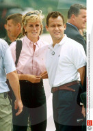 PEOPLE - Liebes-Aus mit Ehefrau: Dianas Butler Paul Burrell heiratet einen Mann