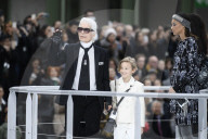 PEOPLE - Paris Fashion Week: Karl Lagerfeld bei Chanel 