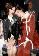 PEOPLE - Paris Fashion Week: Promis bei Miu Miu 