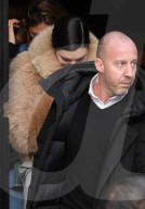 PEOPLE - Kendall Jenner im Pelz auf dem Weg zur Miu Miu Show