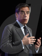 NEWS - Wahlen Frankreicht: François Fillon in Orleans