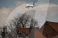 FEATURE - Die Gemeinde Steenokkerzeel liegt in der Anflugs-Schneise auf Brüssel