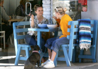 PEOPLE - Reese und Ava Witherspoon beim Mutter Tochter Lunch