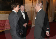 PEOPLE - Tome Cruise wird vom Duke von Edinburgh im Buckingham Palace empfangen