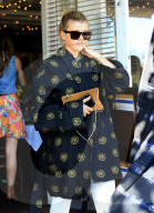 PEOPLE - Sofia Richie im übergrossen Mantel unterwegs in Hollywood