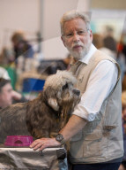 FEATURE - Birmingham: Crufts die Hundeshow - Warten auf den Auftritt