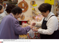JAPAN : People and street scenes