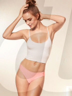 PEOPLE - Josephine Skriver wirbt für die neue Kollektion von Victoria's Secret