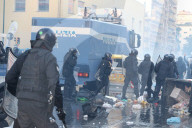 NEWS - Italien: Ausschreitungen bei Protesten in Neapel