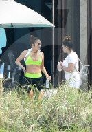 PEOPLE - Fit auch in den Ferien: Jennifer Lopez geht in den Gym auf den Bahamas