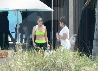 PEOPLE - Fit auch in den Ferien: Jennifer Lopez geht in den Gym auf den Bahamas