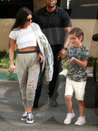 PEOPLE - Mason geht 'undercover' mit Mamma Kourtney Kardashian in die Schule