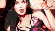 PEOPLE - Megan Fox posiert in Frederick's Lingerie