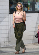 EXKLUSIV - Paris Jackson raucht am Beach von Venice 