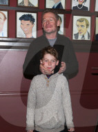 PEOPLE - Cate Blanchett und Richard Roxburgh signieren ihr Portrait bei Sardi's