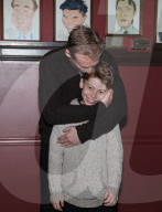 PEOPLE - Cate Blanchett und Richard Roxburgh signieren ihr Portrait bei Sardi's