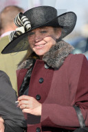 PEOPLE - Ladies Day am Cheltenham Festival 