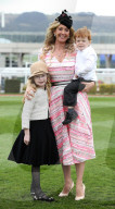 PEOPLE - Promis am Ladies Day vom Cheltenham Festival 