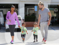 EXKLUSIV - Zoe Saldana und Marco Perego mit ihren Zwillingen in LA unterwegs