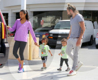 EXKLUSIV - Zoe Saldana und Marco Perego mit ihren Zwillingen in LA unterwegs
