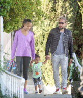 EXKLUSIV - Zoe Saldana und Marco Perego mit ihren Zwillingen in LA unterwegs