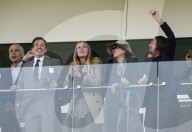 PEOPLE - Cheltenham Festival: Stimmung unter den Promis auf den VIP Tribünen