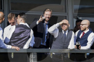 PEOPLE - Cheltenham Festival: Stimmung unter den Promis auf den VIP Tribünen
