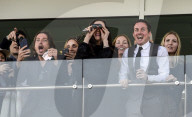 PEOPLE - Cheltenham Festival: Stimmung unter den Promis auf den VIP Tribünen