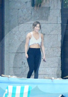 PEOPLE - Jennifer Lopez hält sich fit im Gym auf den Bahamas