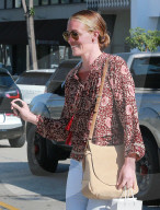 PEOPLE - Sonnenbrand: Cat Deeley in West Hollywood unterwegs