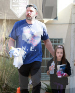 PEOPLE - Nach dem Alkoholentzug: Ben Affleck holt Seraphina vom Karateunterricht in Santa Monica ab