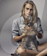 PEOPLE - Cara Delevingne posiert mit Kätzchen für Puma