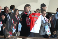 PEOPLE - Fussball Monaco gegen Manchester City: Die Fürstenfamilie jubelt in den Rängen
