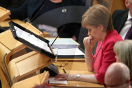 NEWS - Das schottische Parlament debattiert in Edinburgh