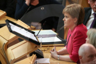 NEWS - Das schottische Parlament debattiert in Edinburgh